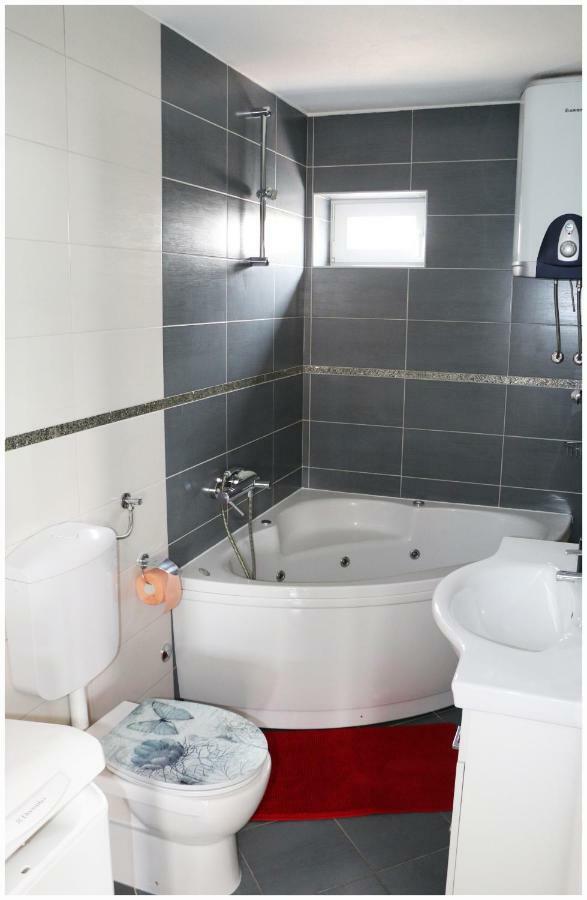 Apartman LORETTA Primosten Bagian luar foto